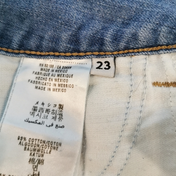 Guess Jean shorts - Picture 3 of 4